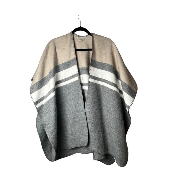 Loft Open Front Poncho Sweater SZ M/L Grey Tan Shawl Blanket Beach Boho Resort - Picture 7 of 7